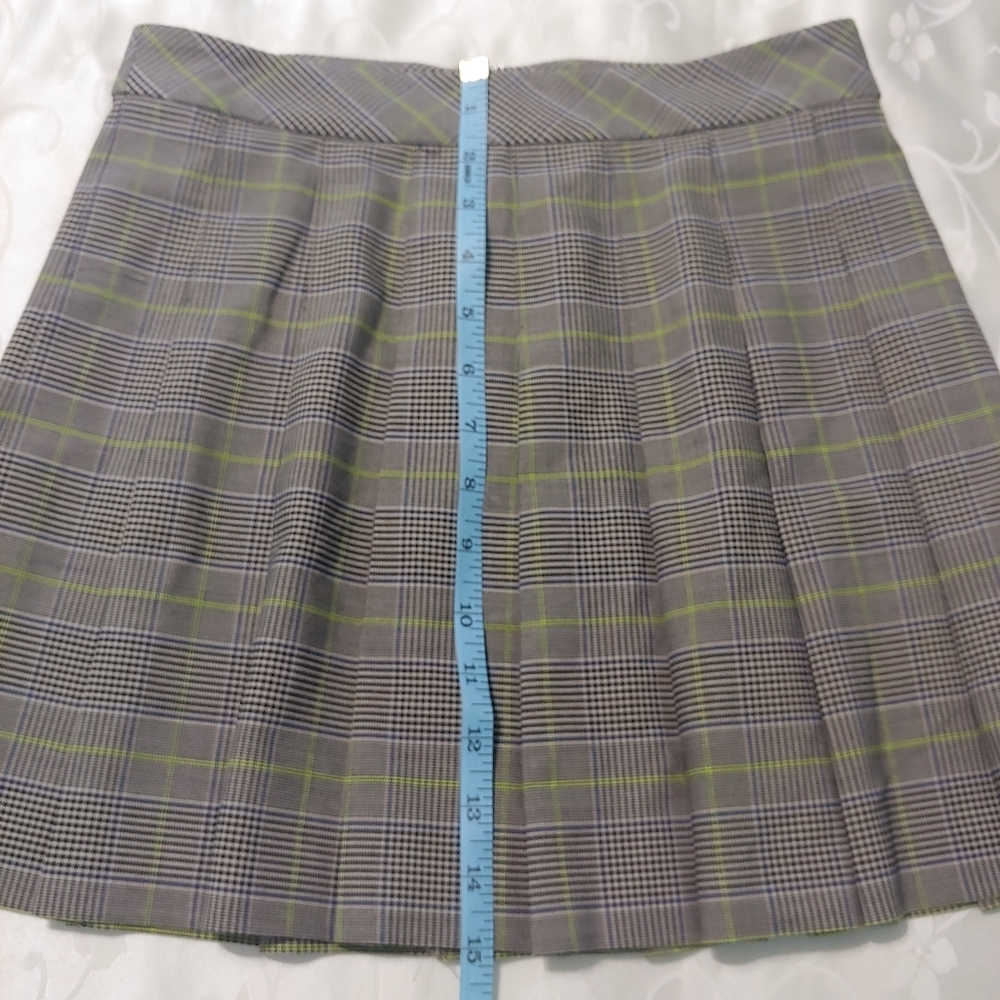 Aritizia Sunday Best "Olive" Mini Skirt Pleated Plaid Size 2 - Picture 8 of 8